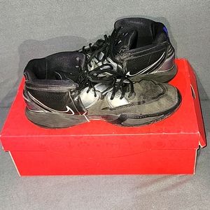 Nike Kyrie Infinity's